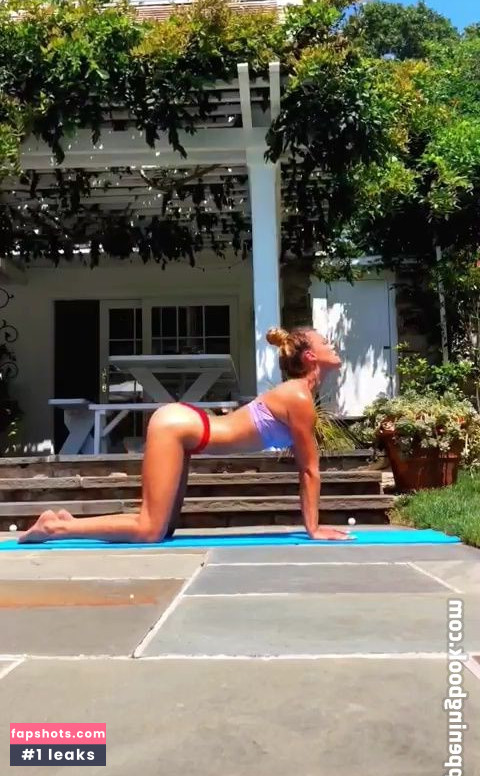 Nina Agdal gallery photo #1441