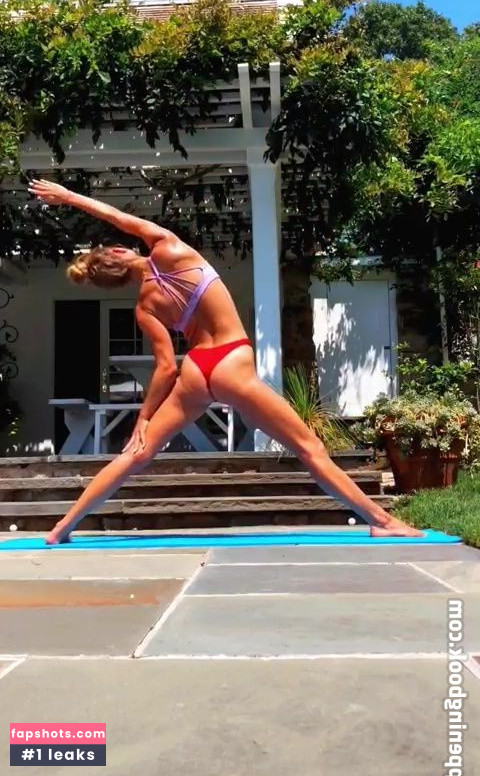 Nina Agdal gallery photo #1447