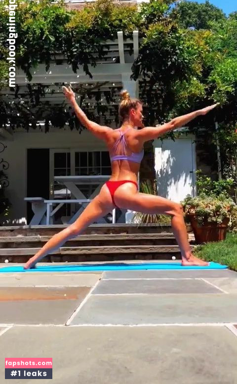 Nina Agdal gallery photo #1451