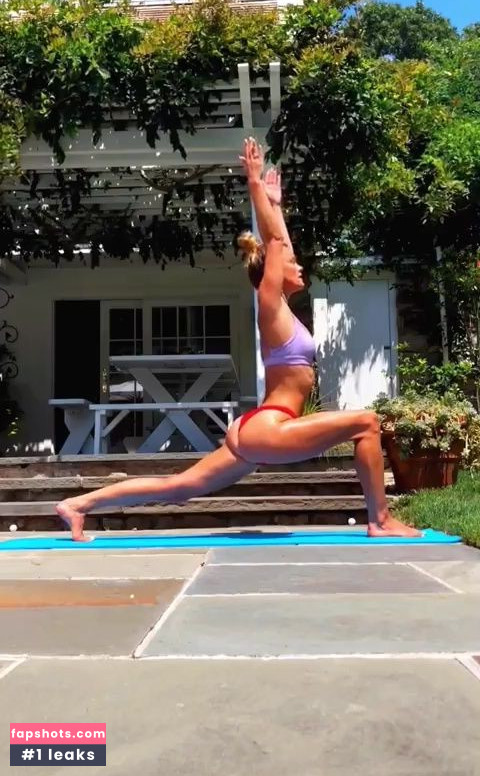 Nina Agdal gallery photo #1452