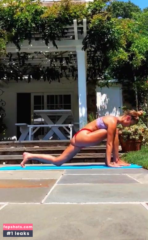 Nina Agdal gallery photo #1454