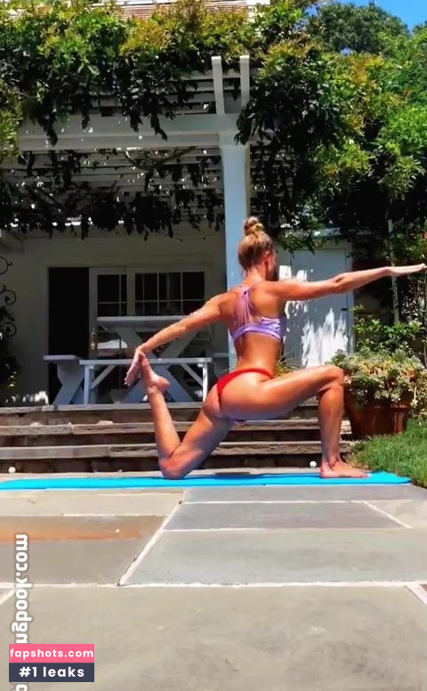 Nina Agdal gallery photo #1456