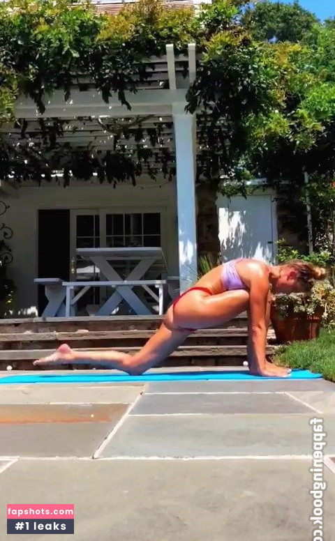 Nina Agdal gallery photo #1459