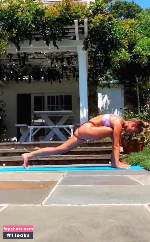 Nina Agdal gallery photo #1460