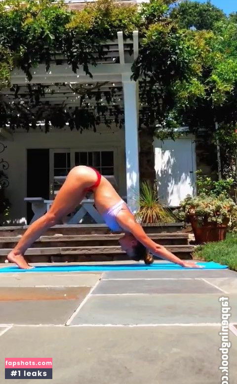 Nina Agdal gallery photo #1463