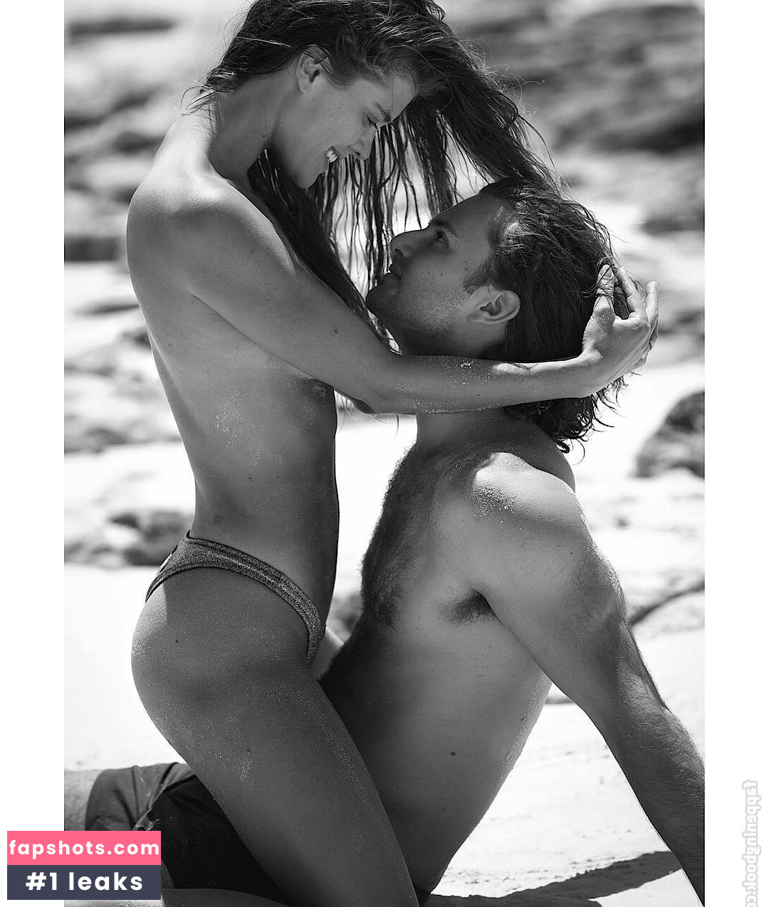 Nina Agdal gallery photo #1489