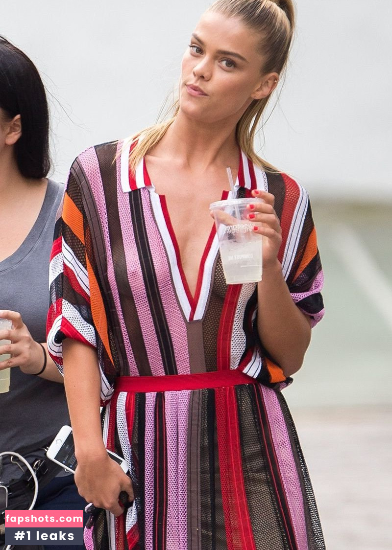 Nina Agdal gallery photo #1569