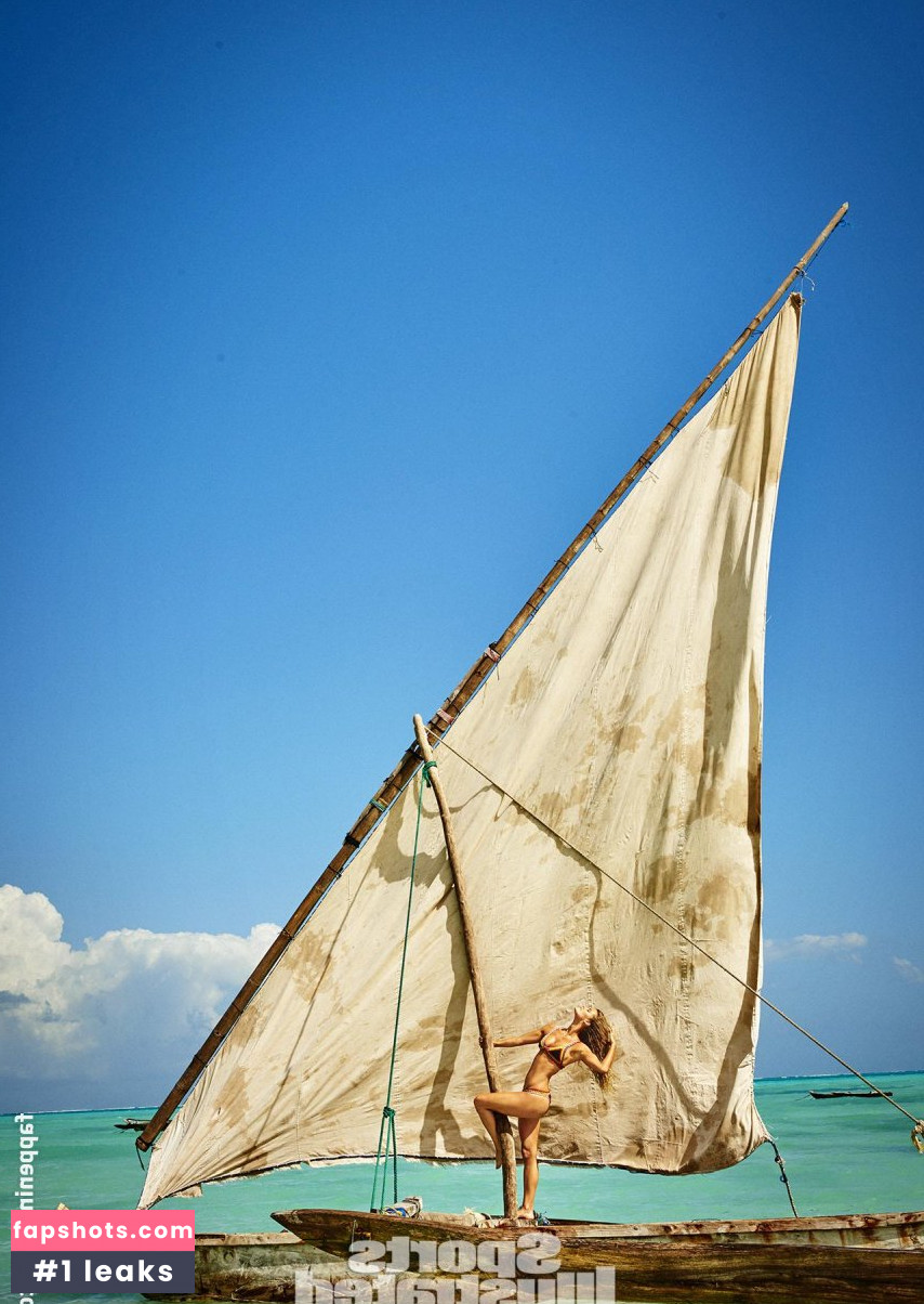 Nina Agdal gallery photo #1738