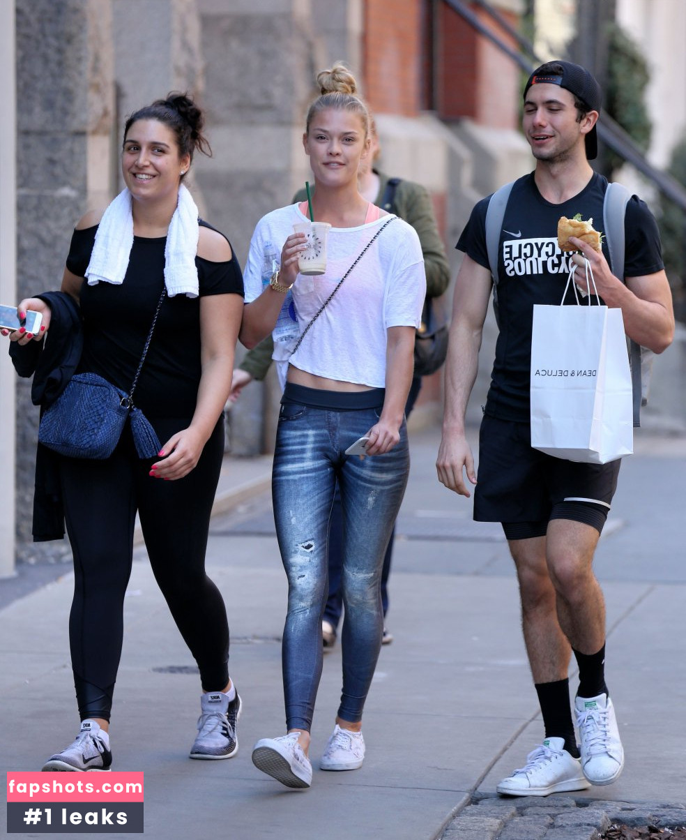 Nina Agdal gallery photo #1770