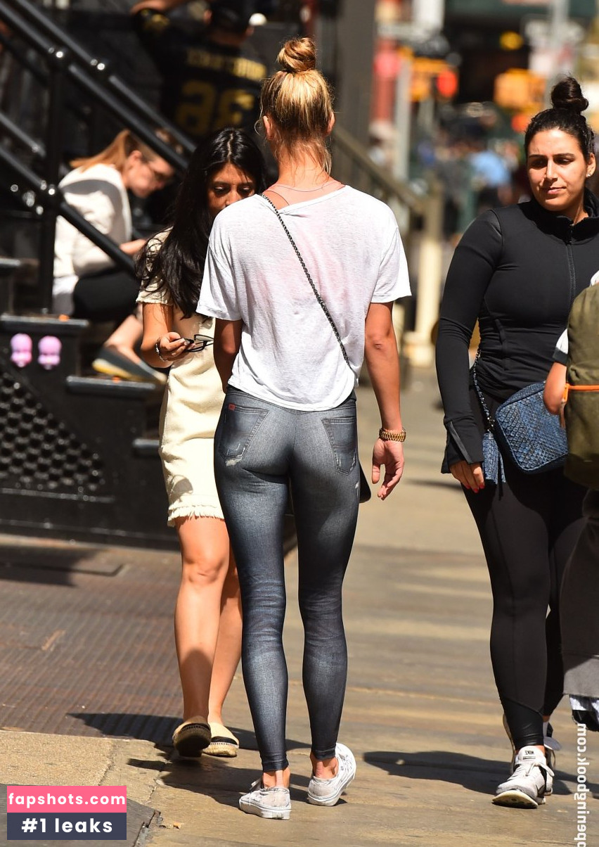 Nina Agdal gallery photo #1776