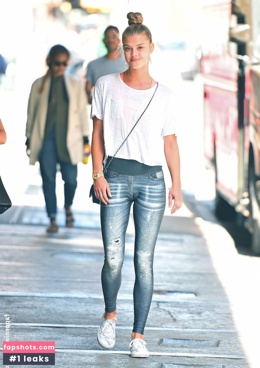 Nina Agdal gallery photo #1780