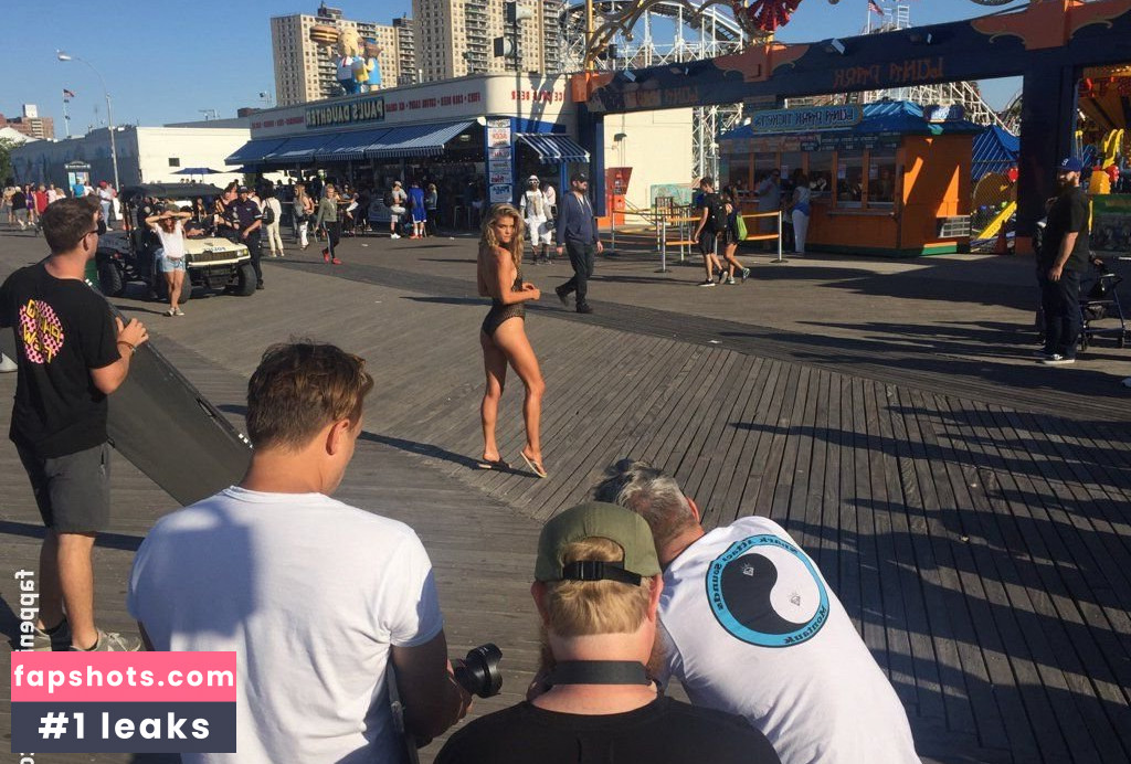 Nina Agdal gallery photo #1792