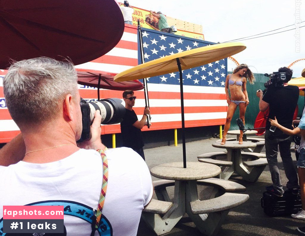 Nina Agdal gallery photo #1795