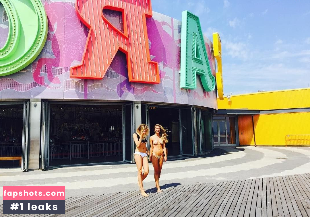 Nina Agdal gallery photo #1803