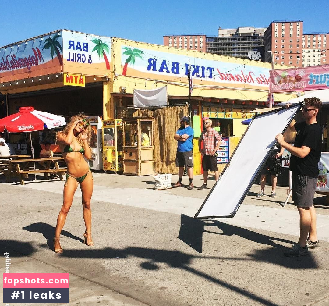 Nina Agdal gallery photo #1808