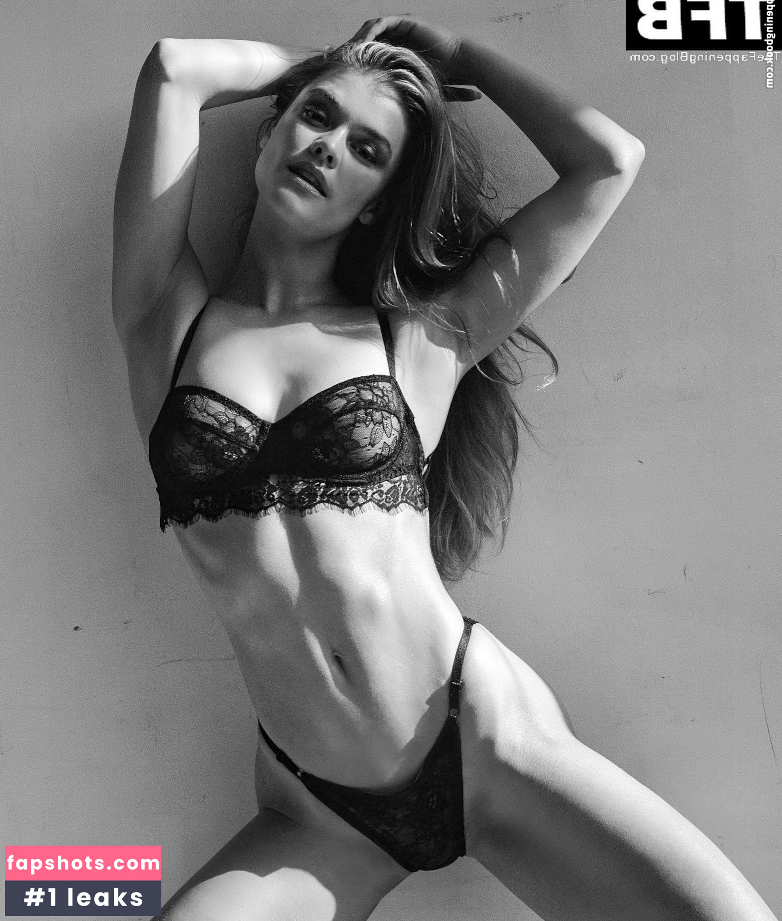 Nina Agdal gallery photo #938