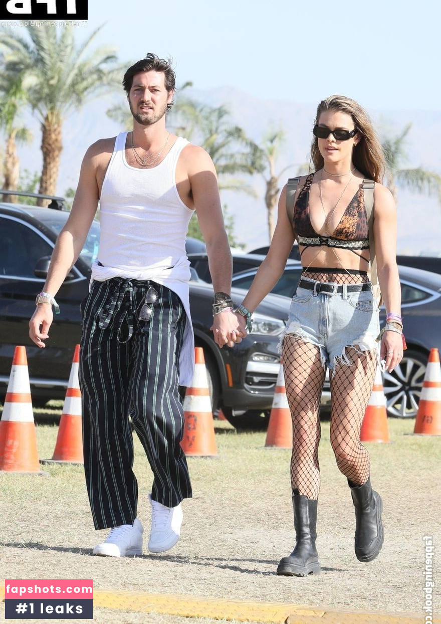 Nina Agdal gallery photo #990