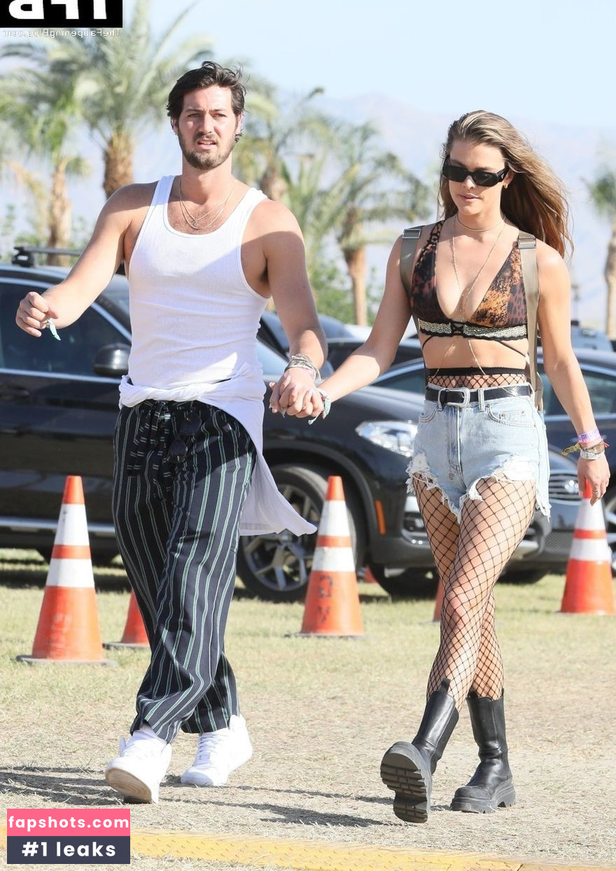 Nina Agdal gallery photo #993