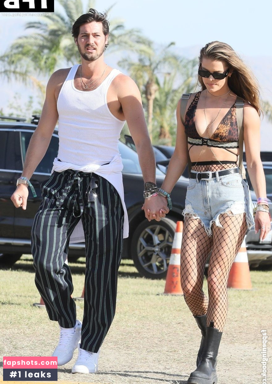 Nina Agdal gallery photo #994