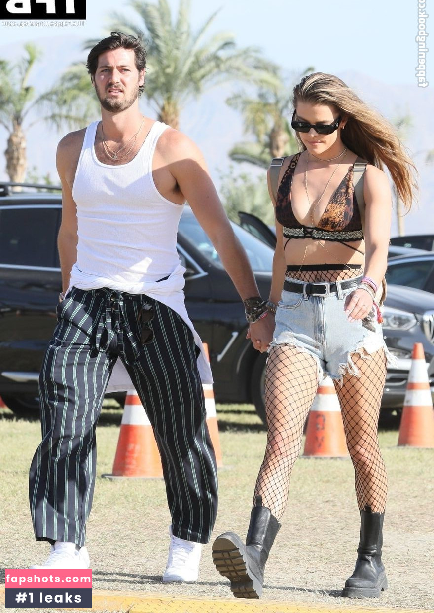 Nina Agdal gallery photo #996