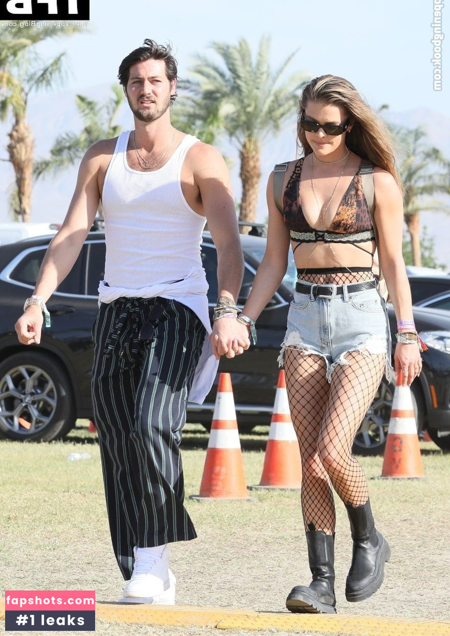 Nina Agdal gallery photo #997