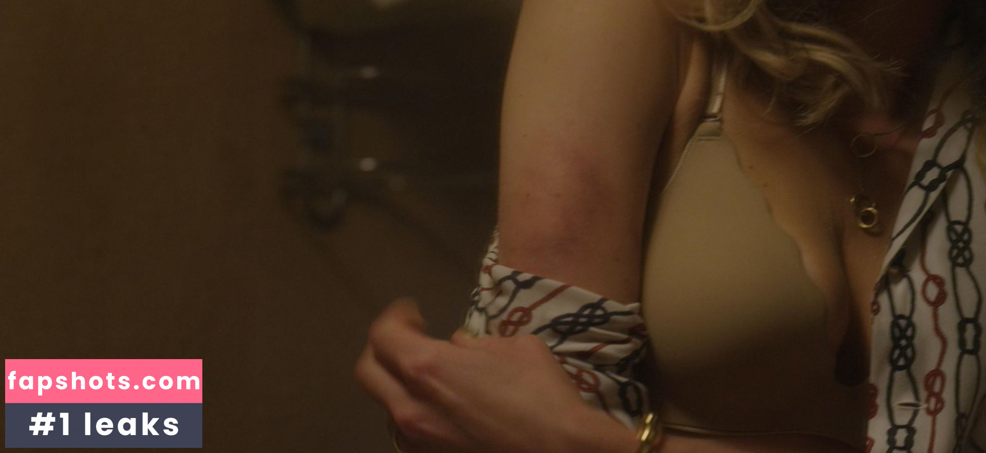 Nina Arianda gallery photo #14