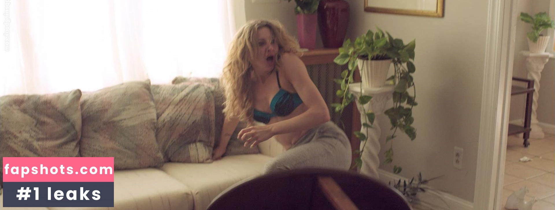 Nina Arianda gallery photo #8