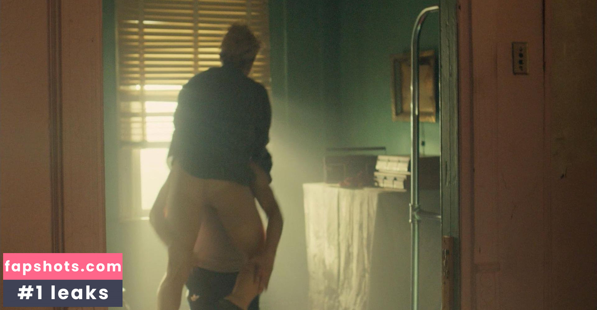 Nina Arianda gallery photo #10