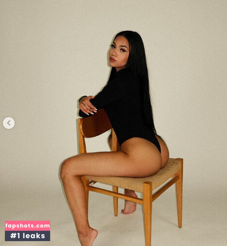 Nina Cavallero gallery photo #13