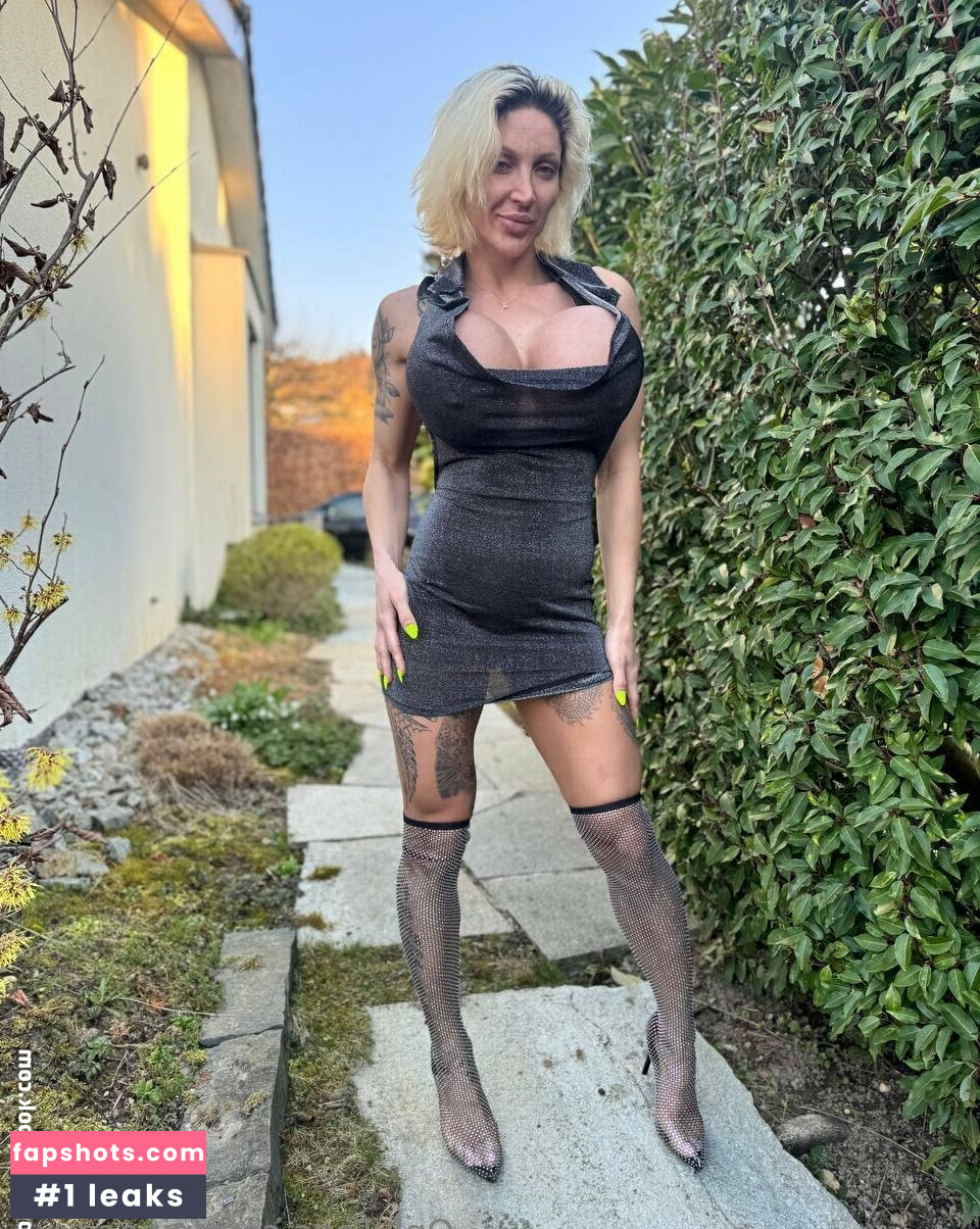 Nina Coxxx gallery photo #10