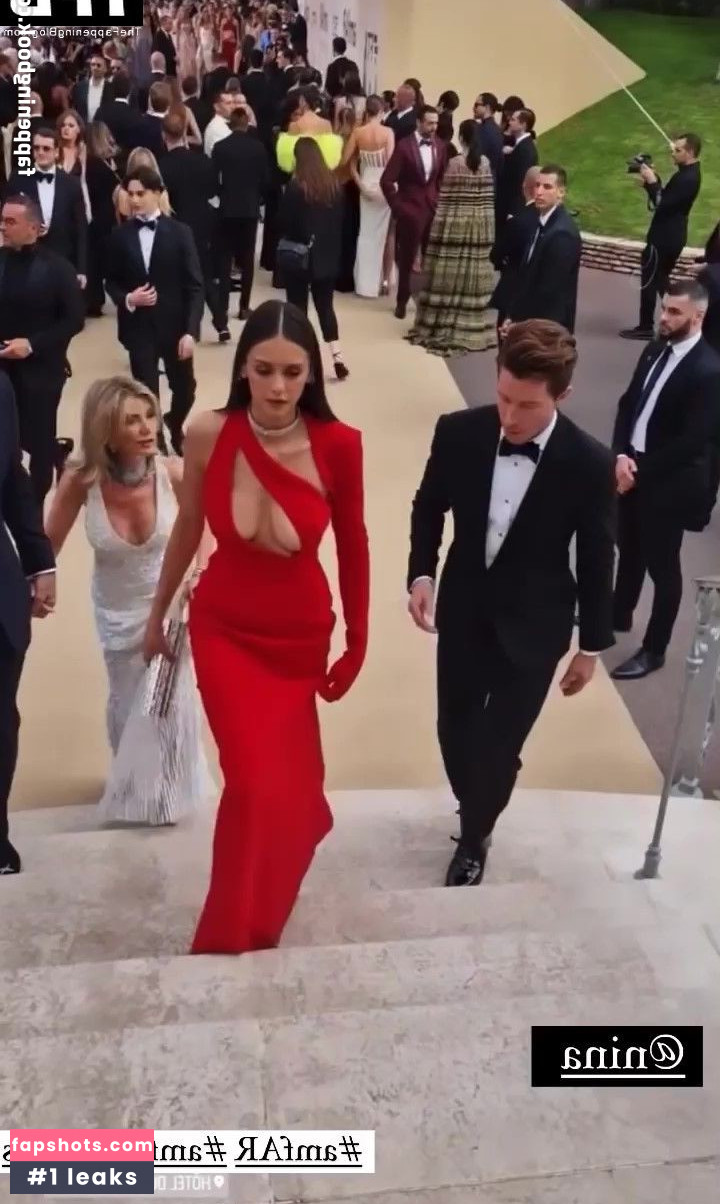 Nina Dobrev gallery photo #1008