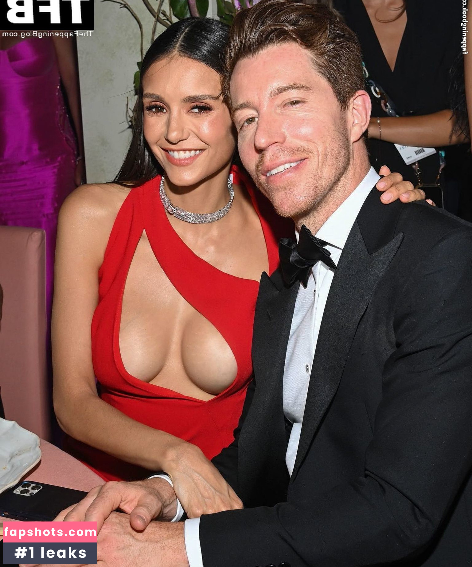 Nina Dobrev gallery photo #1069