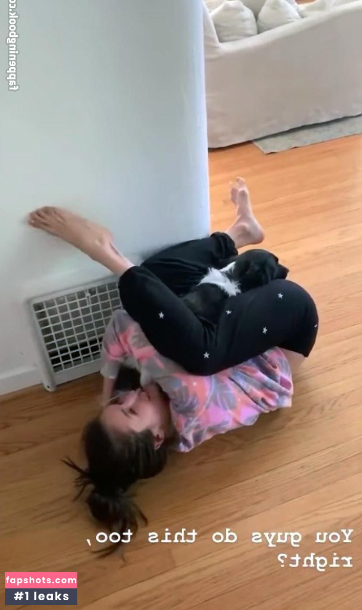 Nina Dobrev gallery photo #1076