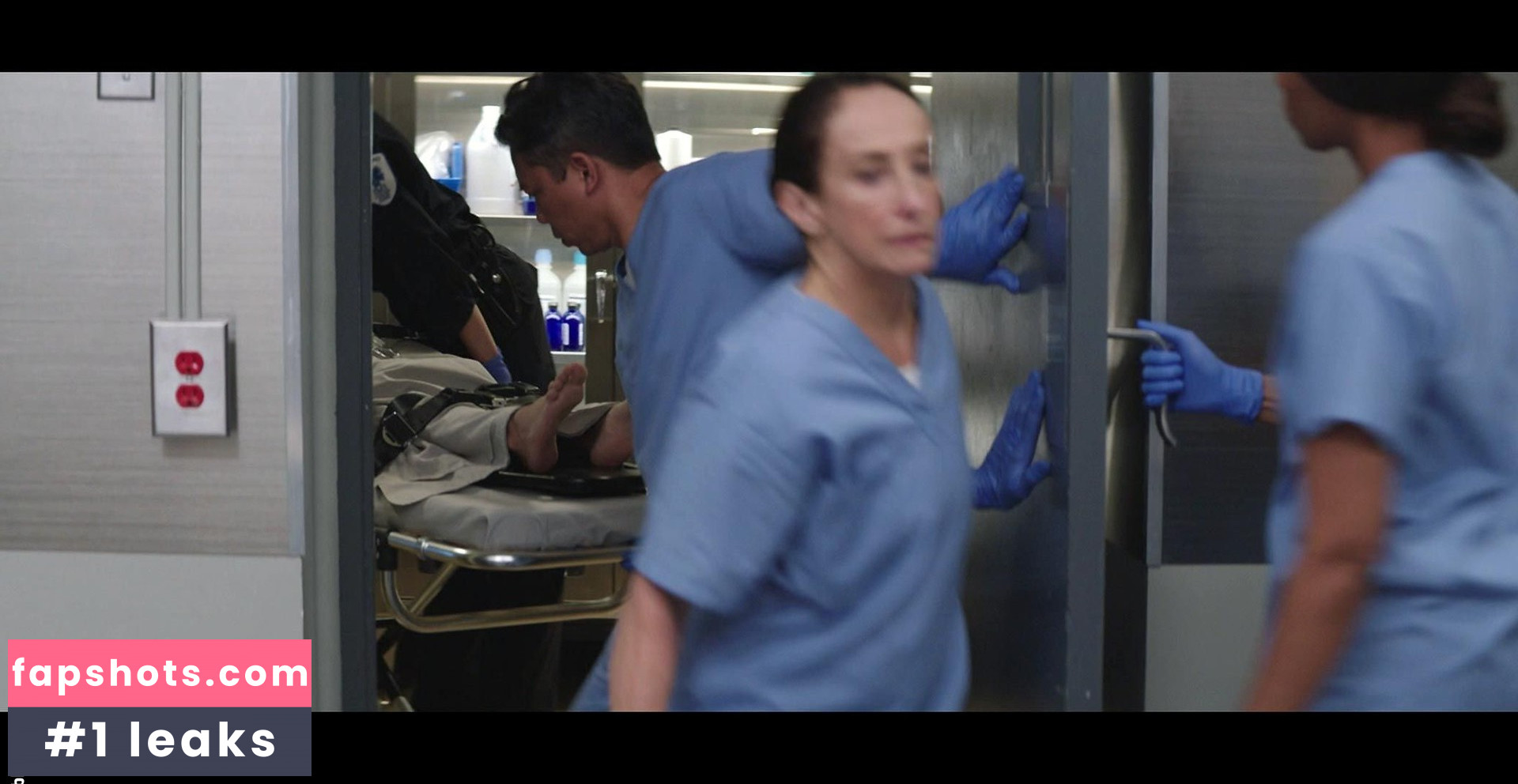 Nina Dobrev gallery photo #1098