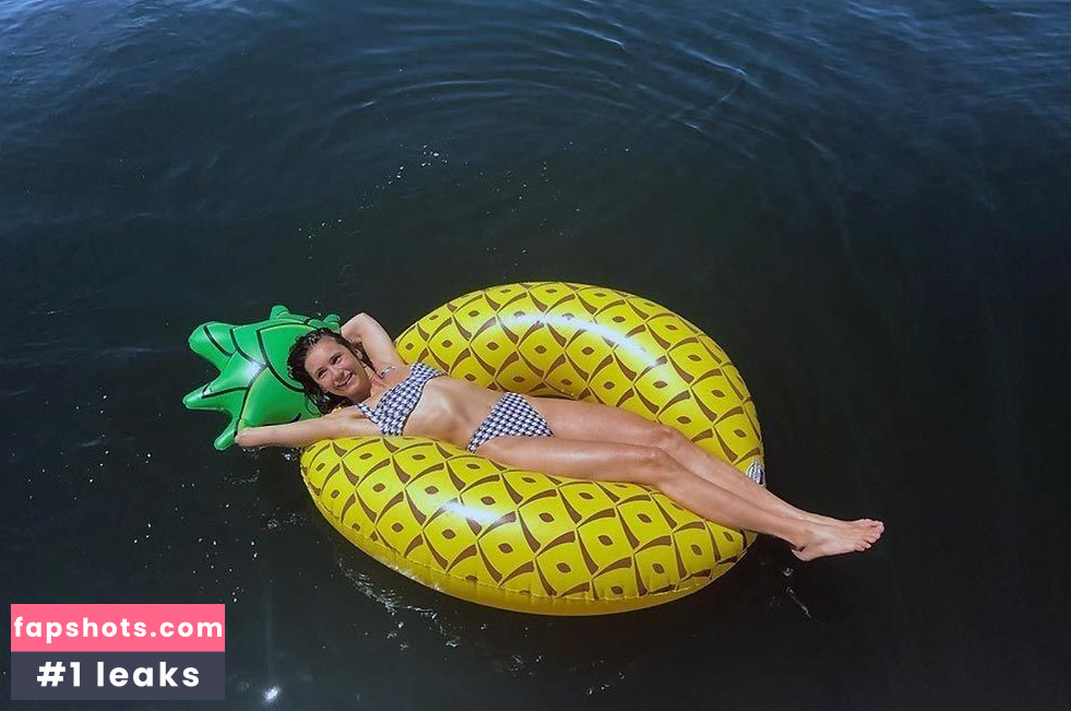 Nina Dobrev gallery photo #1106