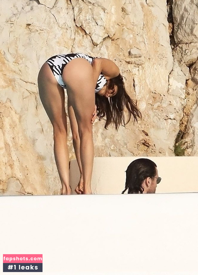 Nina Dobrev gallery photo #1143