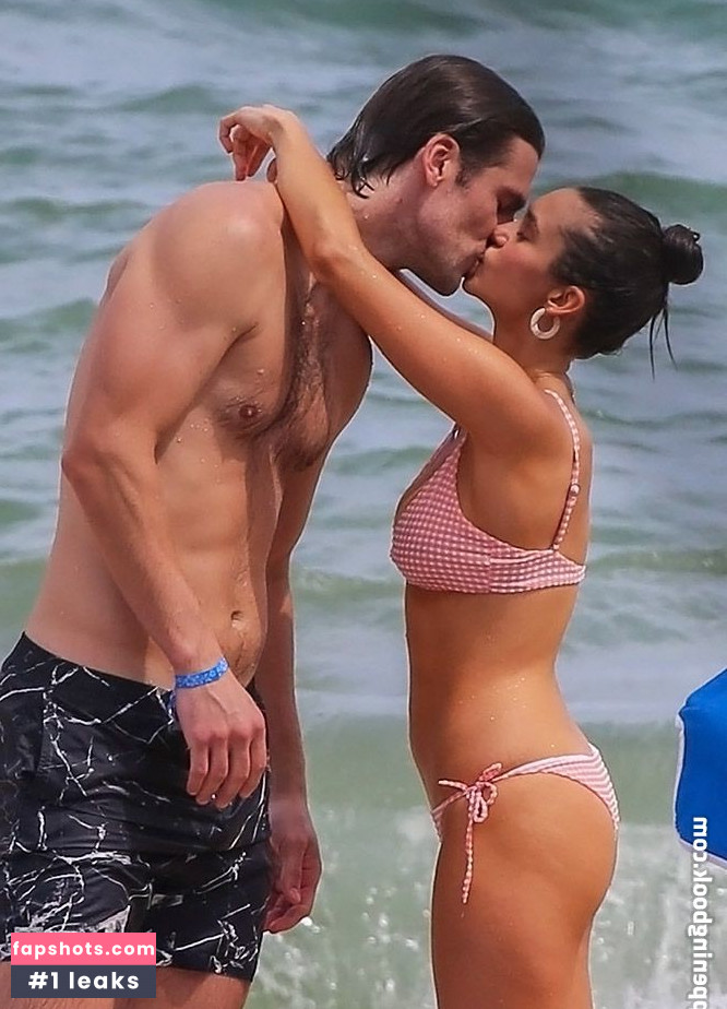 Nina Dobrev gallery photo #1156