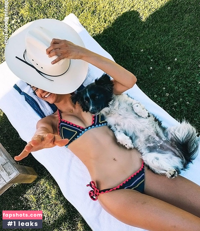 Nina Dobrev gallery photo #1160