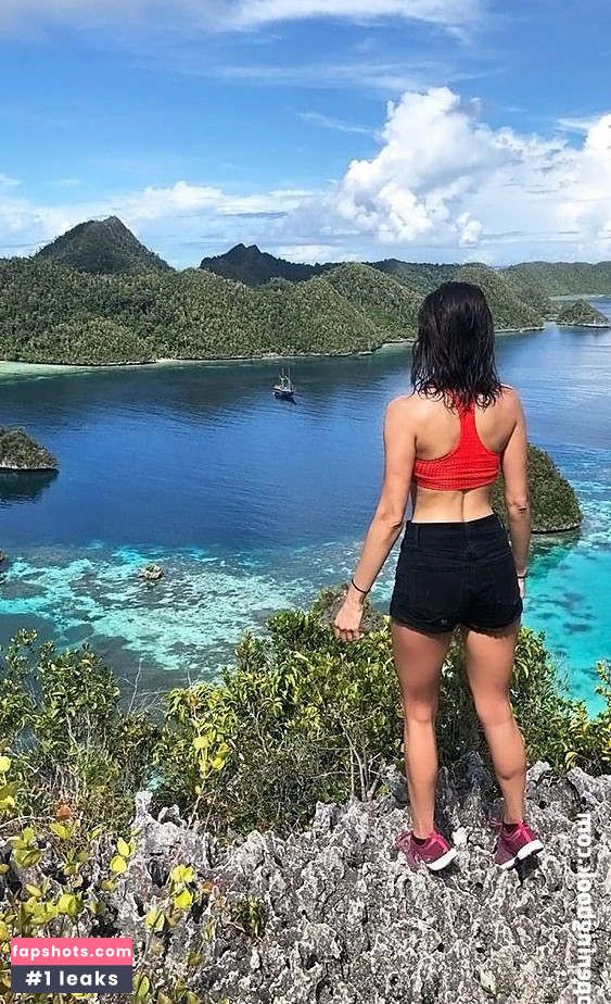 Nina Dobrev gallery photo #1161