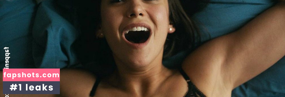 Nina Dobrev gallery photo #1177