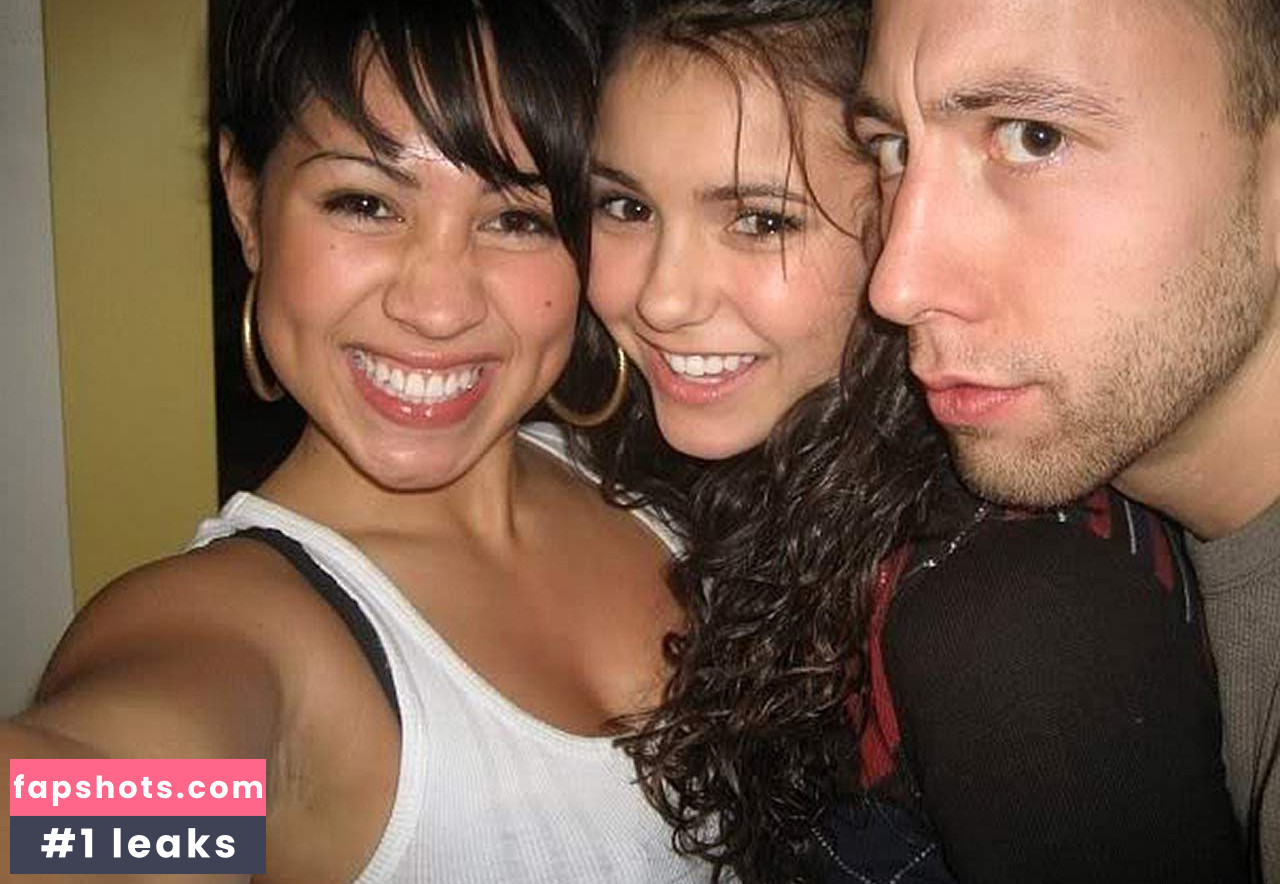 Nina Dobrev gallery photo #1186