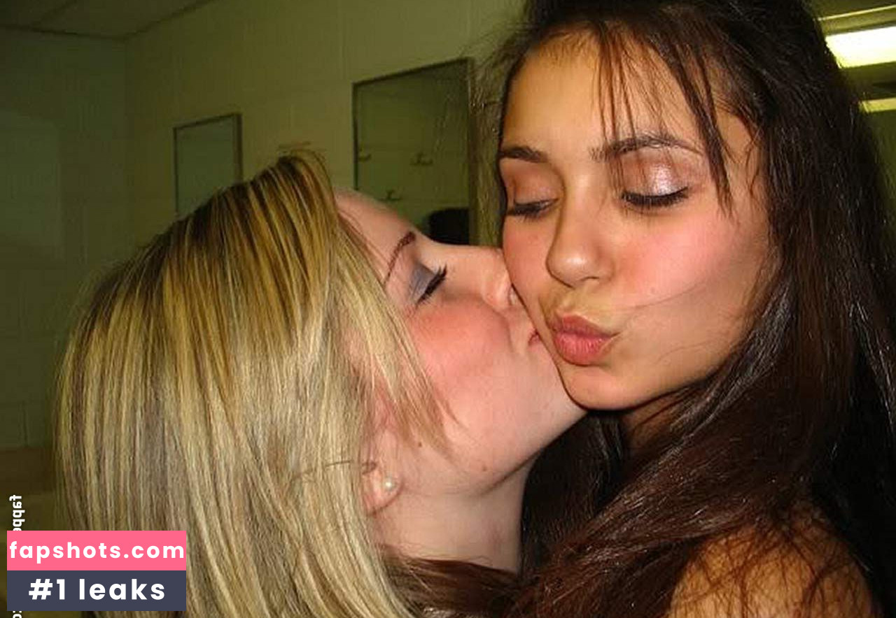 Nina Dobrev gallery photo #1194