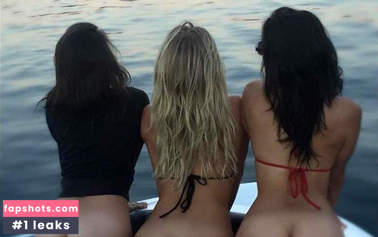 Nina Dobrev gallery photo #1212