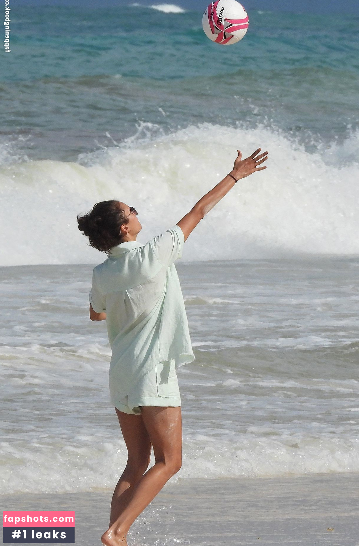 Nina Dobrev gallery photo #1277