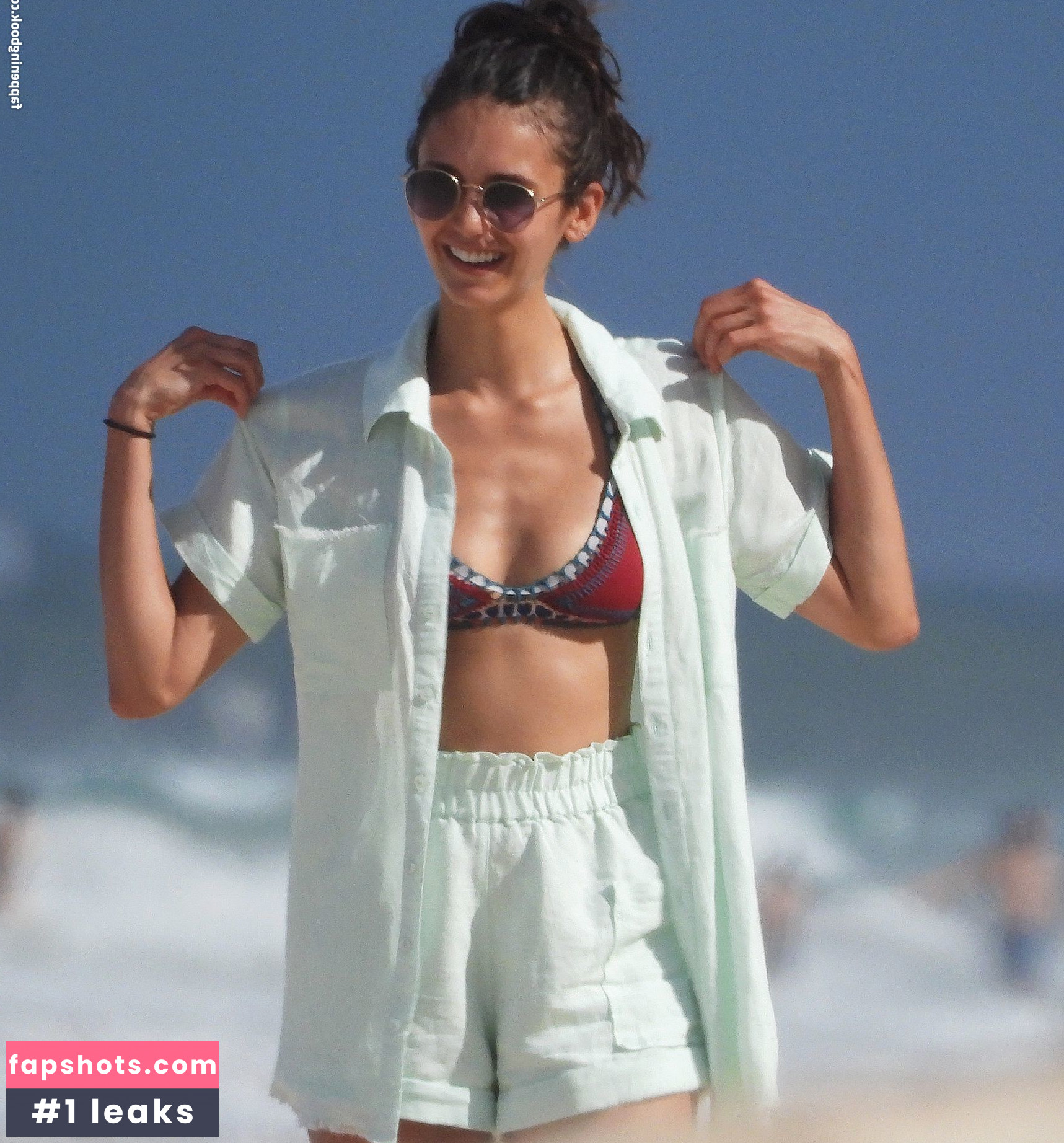 Nina Dobrev gallery photo #1279