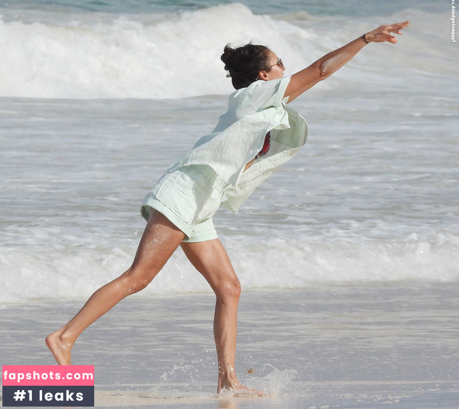 Nina Dobrev gallery photo #1282