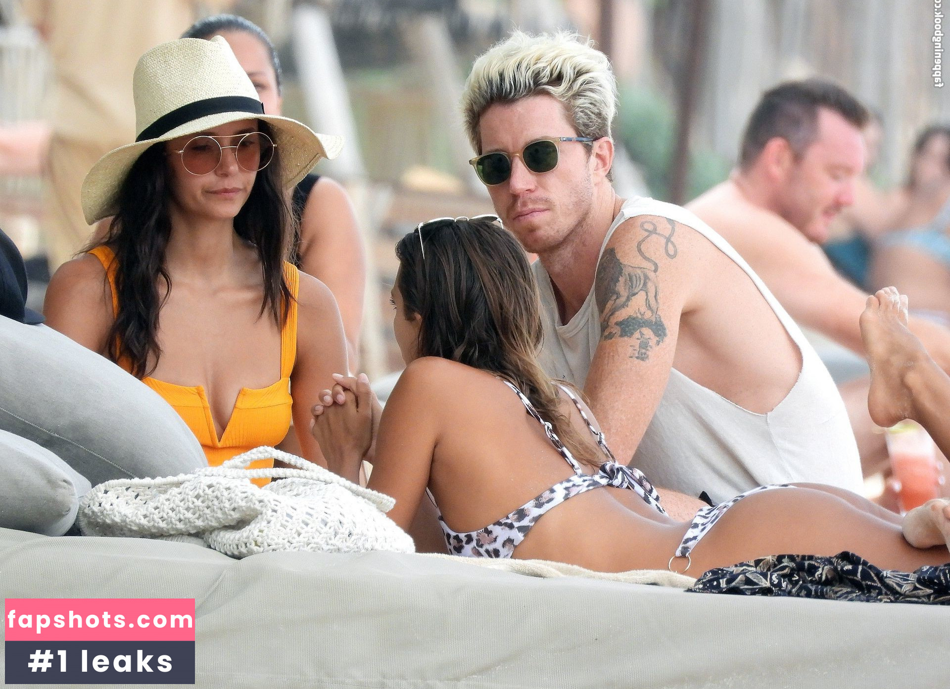 Nina Dobrev gallery photo #1358