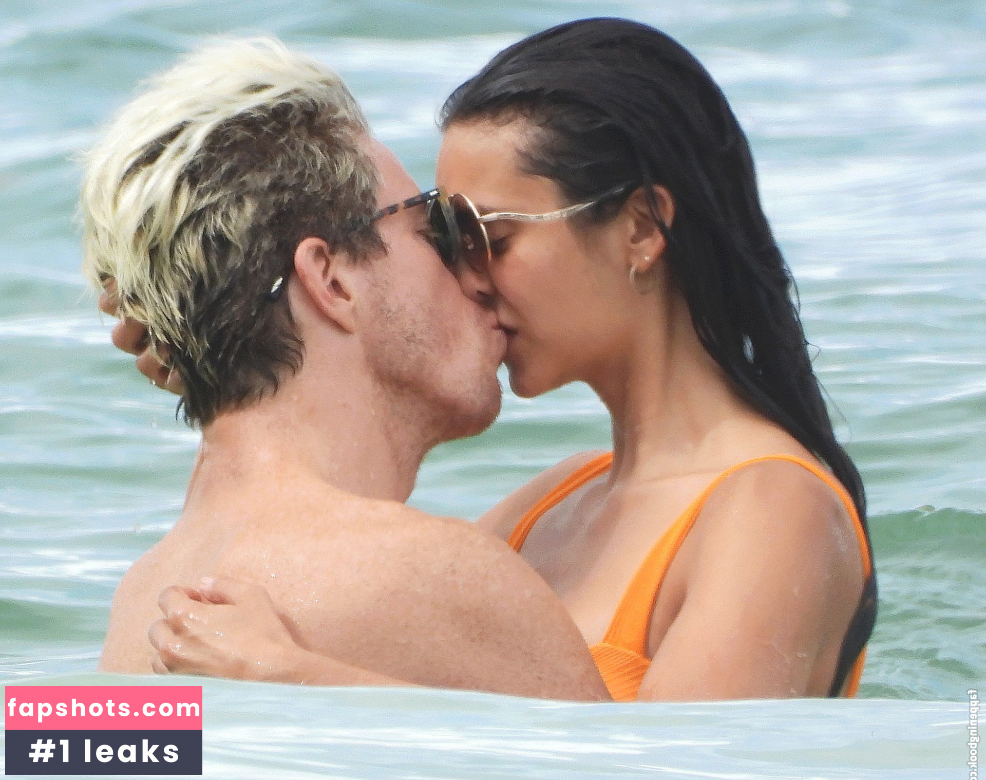 Nina Dobrev gallery photo #1415