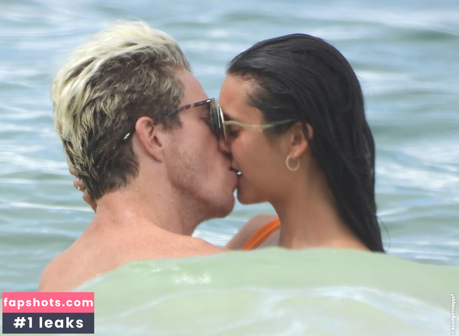 Nina Dobrev gallery photo #1417