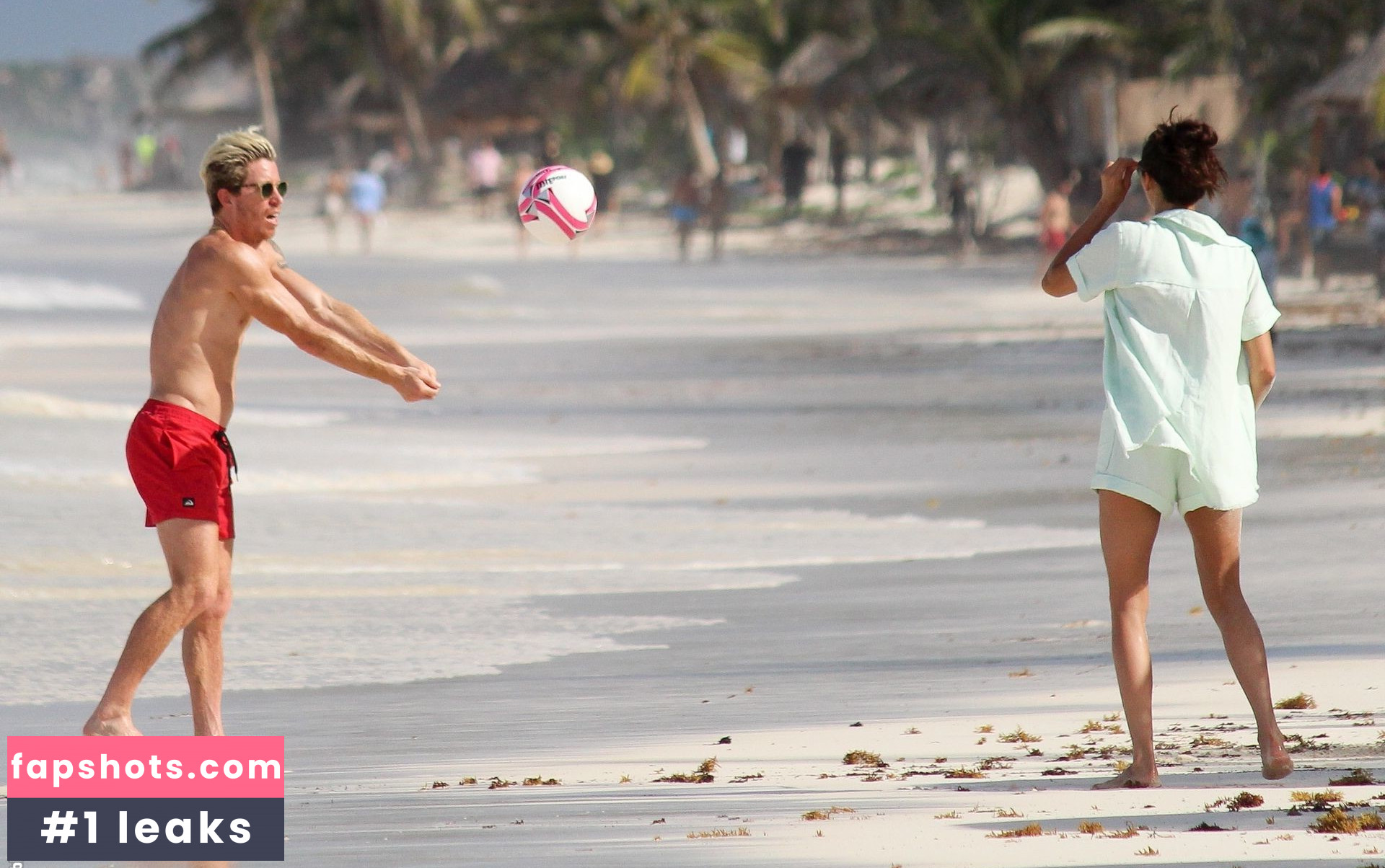 Nina Dobrev gallery photo #1420